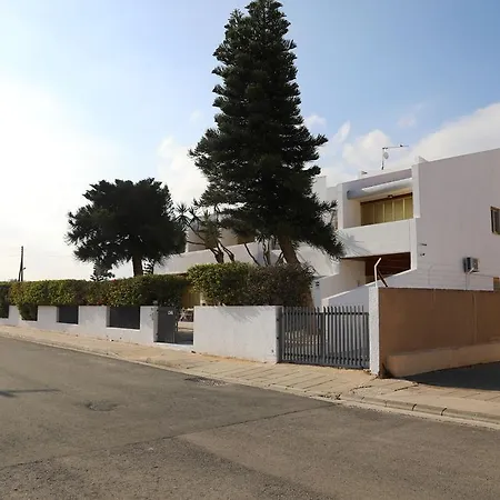 Вилла Napa Nissi Beach Айя-Напа